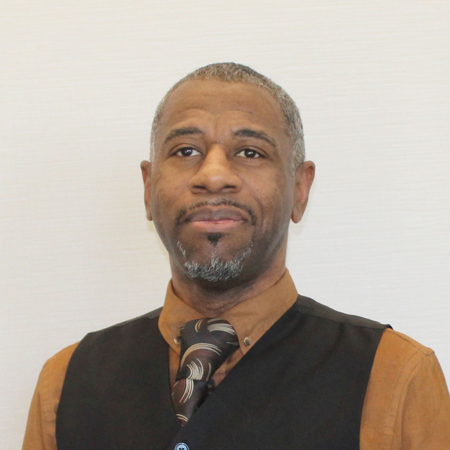 Headshot of Dexter Evans